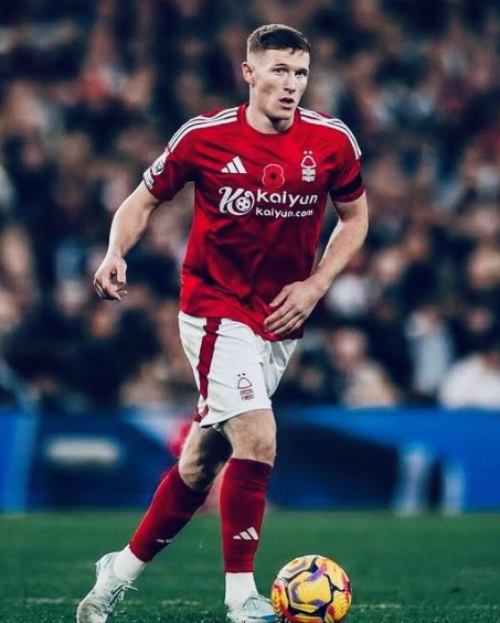 曼聯(lián)與紐卡競逐諾丁漢森林新星：安德森身價(jià)超億鎊及賽場表現(xiàn)剖析