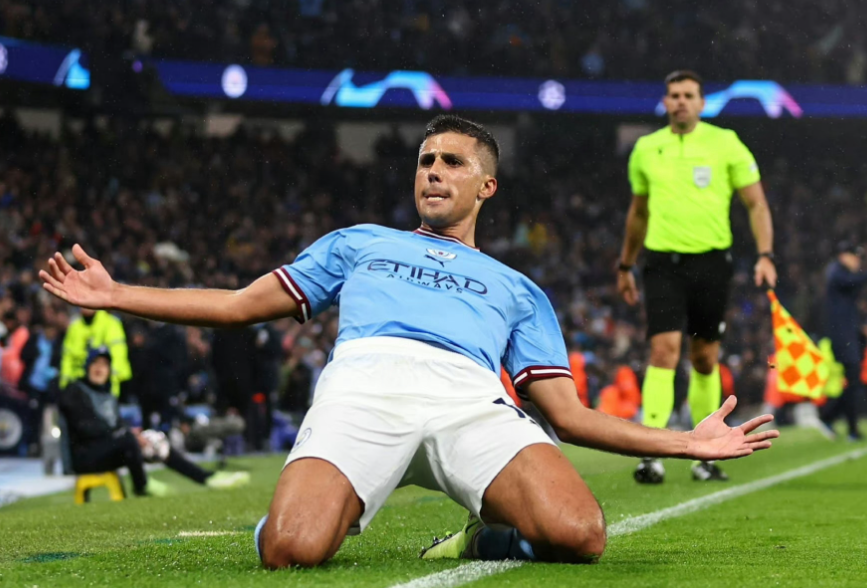 曼城聯(lián)賽杯迎戰(zhàn)斯旺西，羅德里傷愈回歸訓(xùn)練