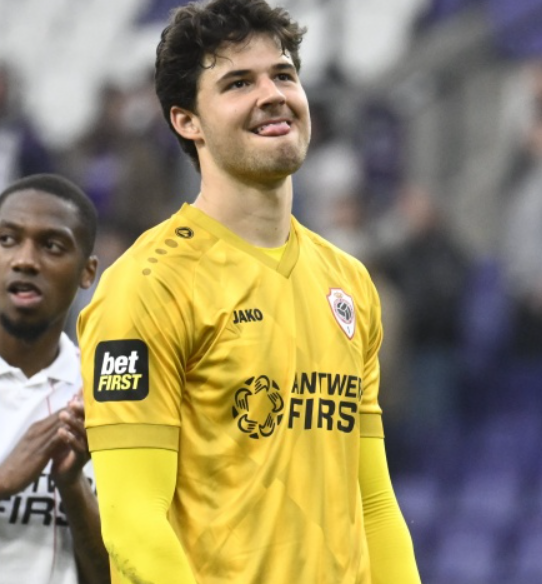 曼聯(lián)戰(zhàn)術變革：從門將表現(xiàn)看陣型調(diào)整與風格重塑