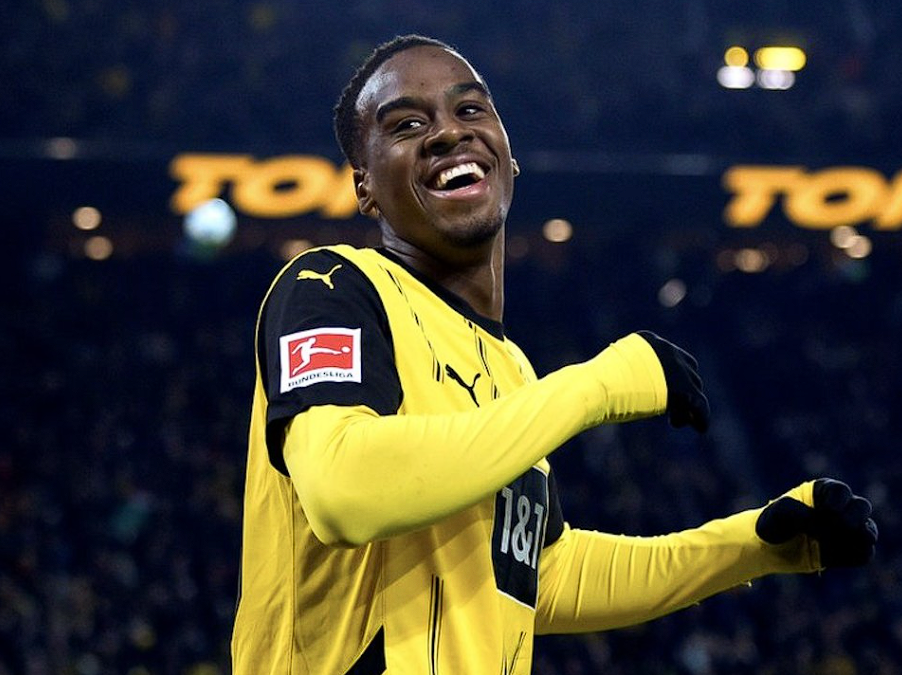 聯(lián)賽杯激戰(zhàn)：吉滕斯閃耀，切爾西險勝狼隊