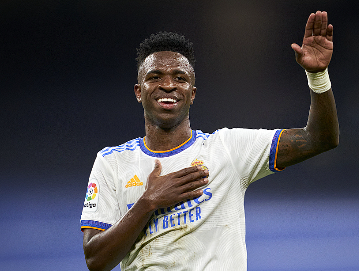 皇馬大勝瓦倫西亞：維尼修斯里程碑之戰(zhàn)，躋身隊(duì)史巴西球員出場(chǎng)三