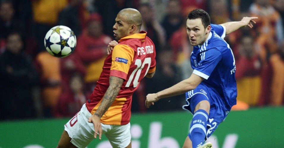 傳控狂潮VS鐵血反擊，阿賈克斯主場誓守三分