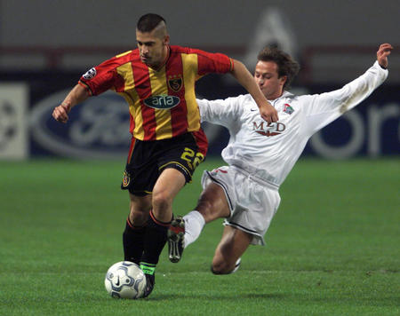 青春風暴鏖戰(zhàn)鐵血防線，阿賈克斯主場爭勝