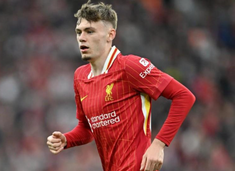 利物浦新星布拉德利：歐冠賽場(chǎng)閃耀，青訓(xùn)教練盛贊其天賦與智慧