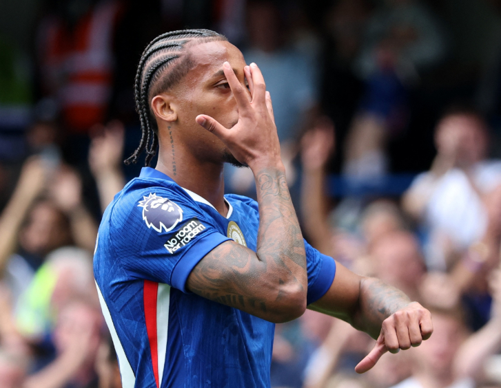 若昂-佩德羅英超百場(chǎng)里程碑達(dá)成，藍(lán)軍鋒線(xiàn)再添榮耀