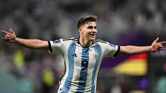 阿爾瓦雷斯轉(zhuǎn)會<a href='https://www.www.temos-conference.com/news/tag/259.html' style='color: blue;'>巴黎</a><a href='https://www.www.temos-conference.com/news/tag/1152702.html' style='color: blue;'>圣日耳曼</a>傳聞分析