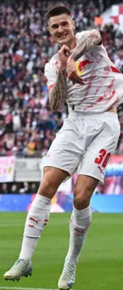 舍什科傷病牽動(dòng)曼聯(lián)鋒線，球隊(duì)陣容調(diào)整迎挑戰(zhàn)