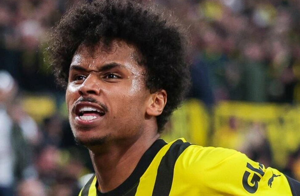 曼聯(lián)引援受挫：阿德耶米心向阿森納，自身困境與場外風(fēng)波交織