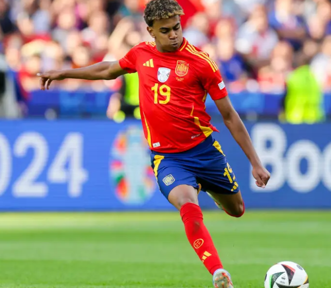 歐冠焦點(diǎn)：斯坦福橋之役，亞馬爾追夢與巴薩切爾西的強(qiáng)強(qiáng)對話