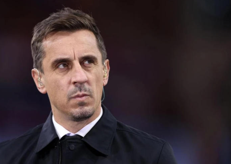 丹尼&middot;辛普森：內(nèi)維爾助力，開(kāi)啟別樣<a  style='color: blue;'>足球</a>合同談判之路