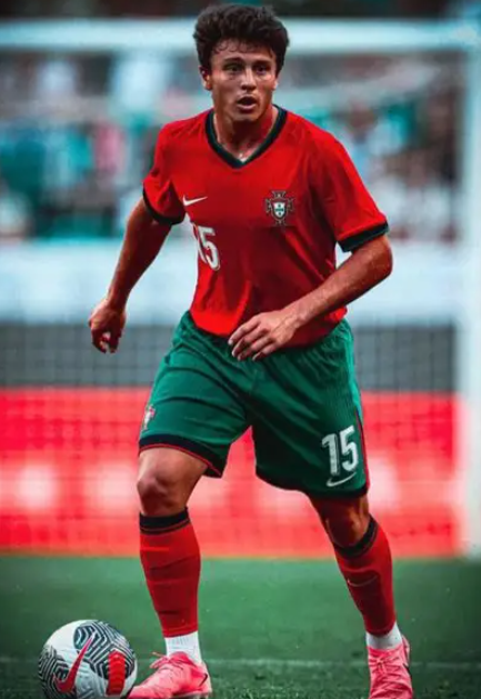 納尼評(píng)曼聯(lián)中場(chǎng)：強(qiáng)調(diào)需引援，盛贊若昂·內(nèi)維斯