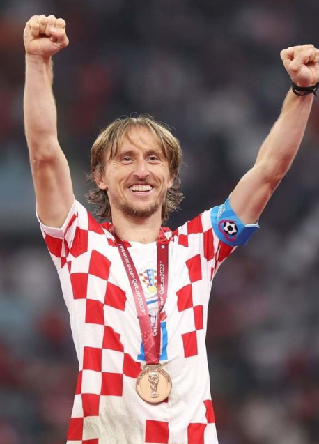 都靈主席開(kāi)羅頒獎(jiǎng)盛贊莫德里奇，憶聯(lián)賽逆轉(zhuǎn)心緒難平