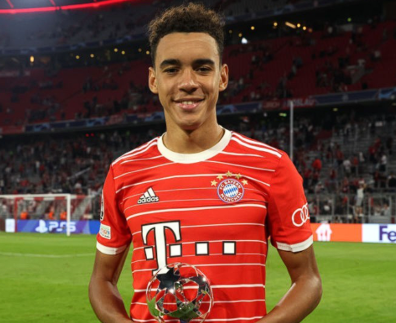 穆西亞拉傷情更新：負(fù)荷反應(yīng)致休戰(zhàn)，后續(xù)上場時(shí)間受限