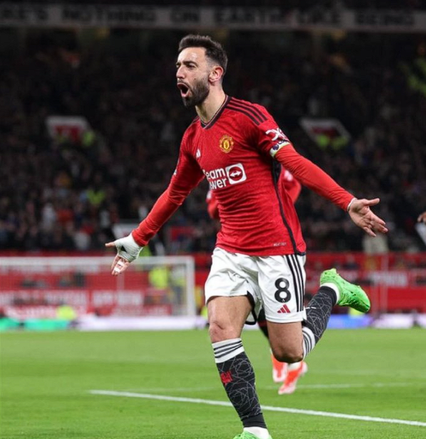 曼聯(lián)中場引援新動向：B費力薦M費，多隊競逐年輕才俊